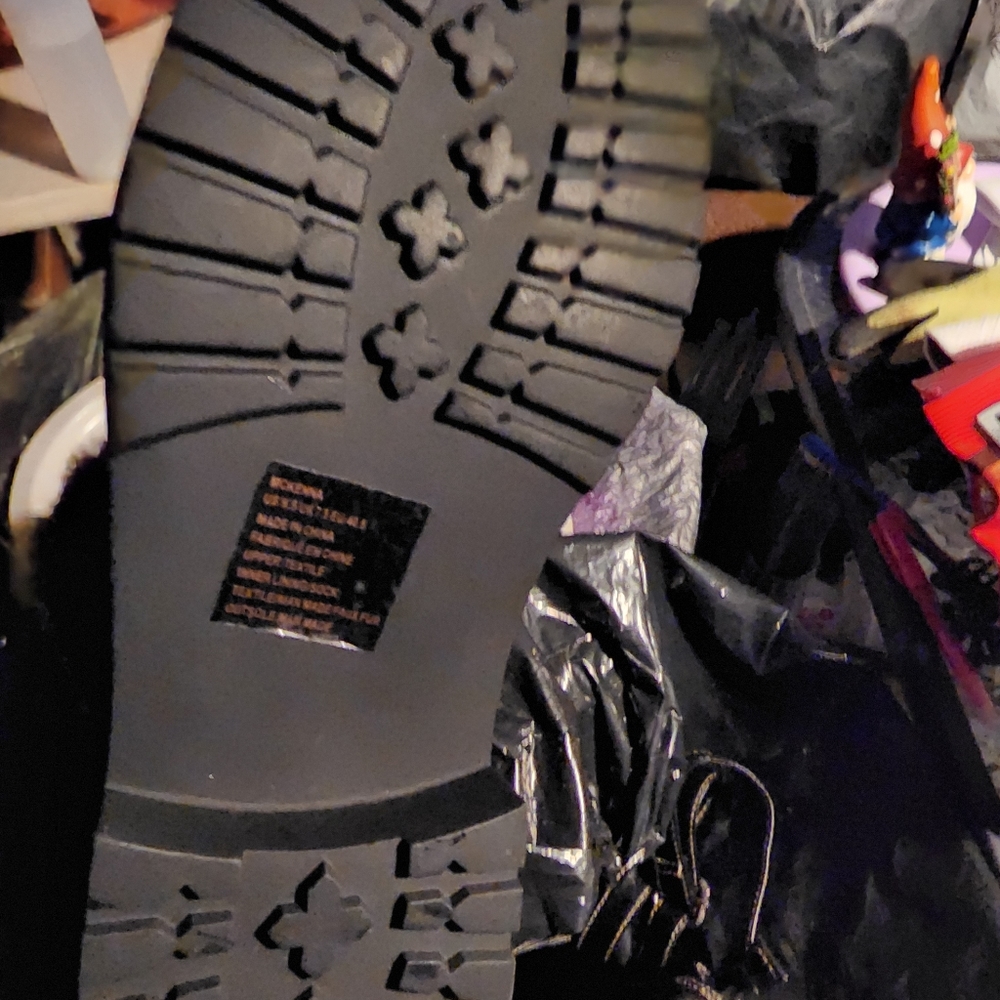 Boots - Picture 3 of 5